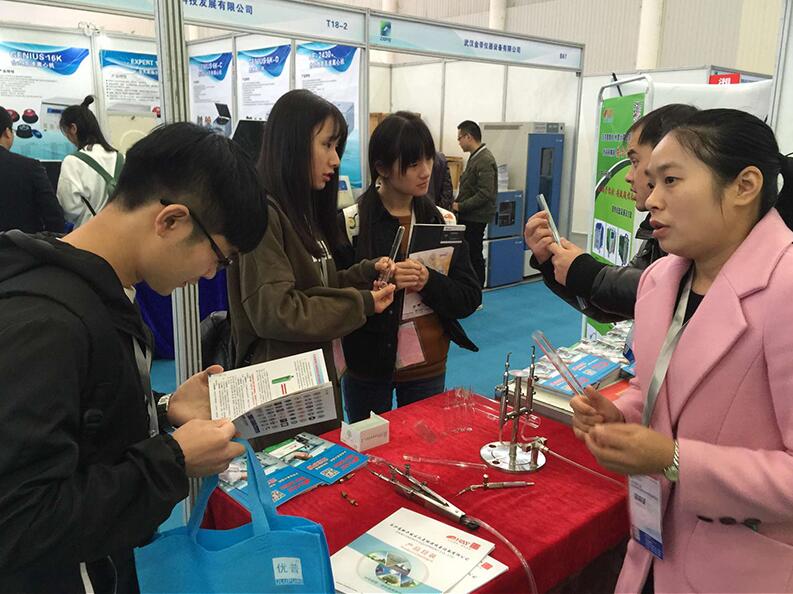 沃克攜玻璃管、安瓿瓶熔封設(shè)備參加2016華中科學(xué)儀器與實驗室裝備展！